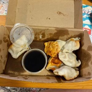 Meet your Posher, Chloe